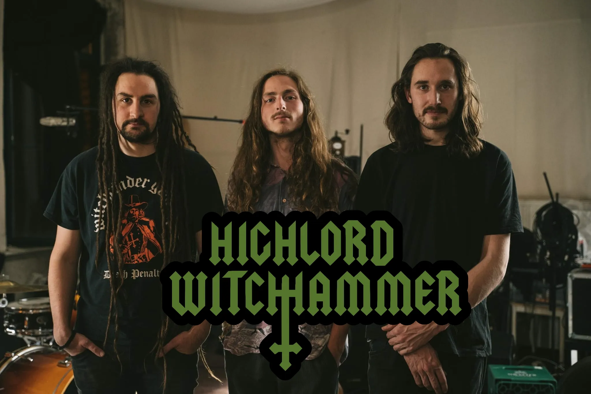 Highlord Witchhammer Bandfoto mit Logo.